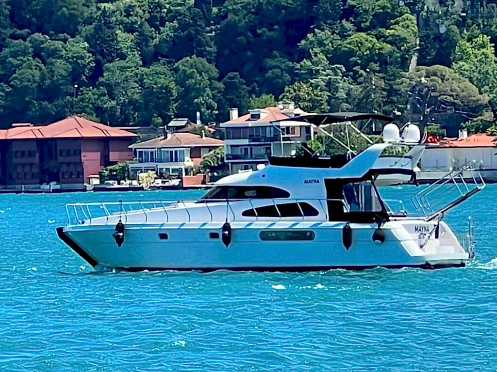 yatta ve teknede kahvaltı